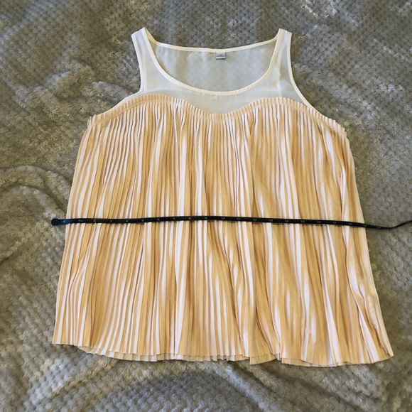 Cream and White Pleated Accordion Sweetheart Tank - Picture 4 of 9